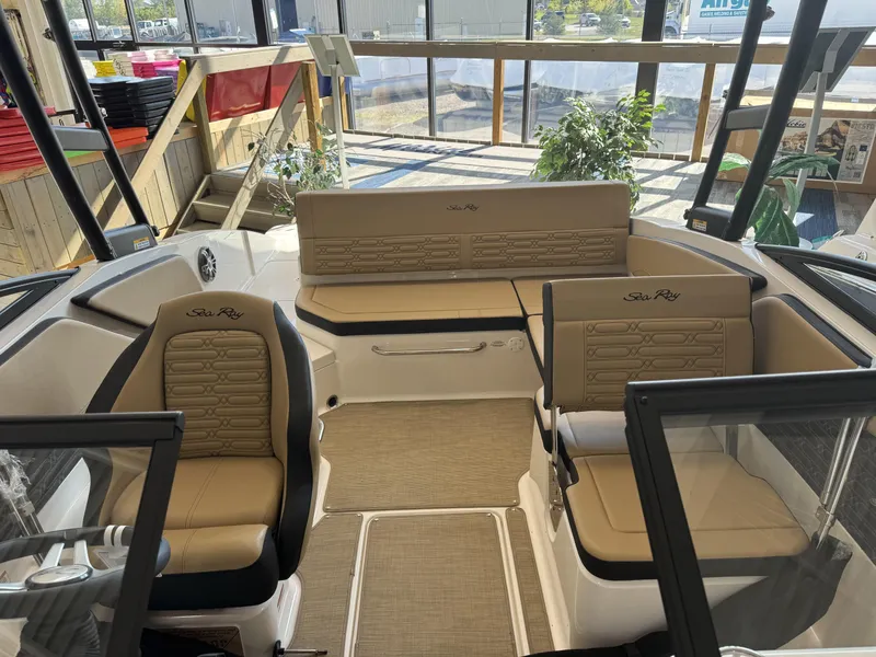 Slide: The Image of Sea Ray SPX 210 2024 - 4