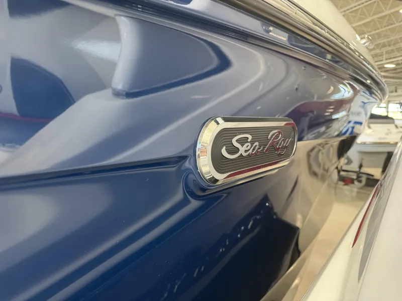 Slide: The Image of Sea Ray SPX 210 2024 - 5