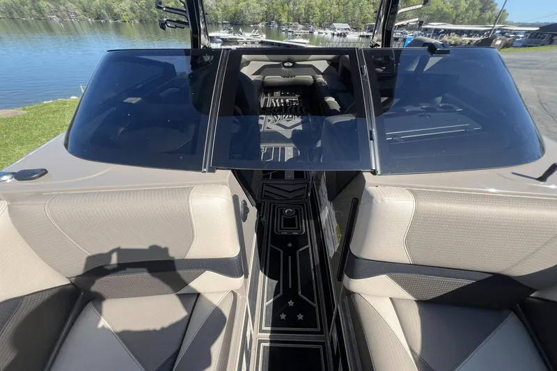 Slide: The Image of Interior of 2023 Centurion Ri265 boat with stylish design. - 29