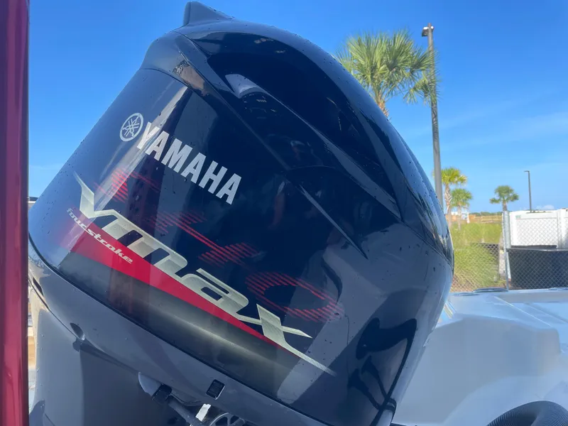 Slide: The Image of 2017 Pathfinder 2300 HPS with Yamaha VMAX outboard motor. - 16