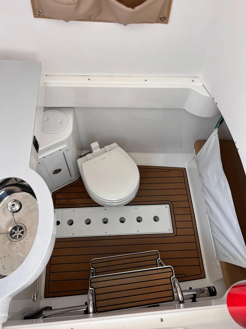 Slide: The Image of Southport 33 TE - 25