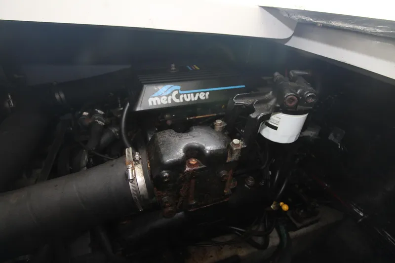 Slide: The Image of MerCruiser engine in 1998 Wellcraft 3200 Martinique boat. - 16