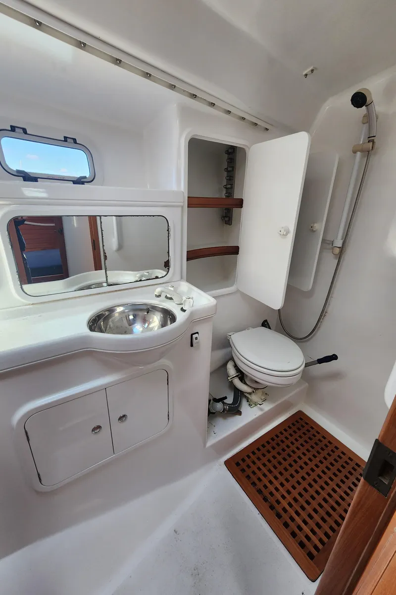 Slide: The Image of Aft head - 10