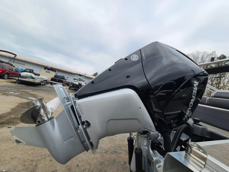 Slide: The Image of 2022 Barletta CORSA 25UC boat with Mercury outboard motor. - 10