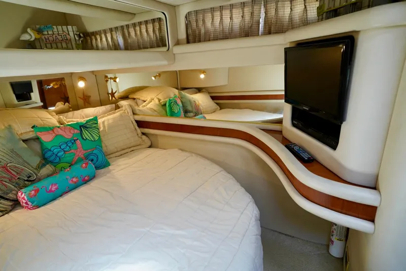 Slide: The Image of Sea Ray 480 Sedan Bridge 2002 - 64