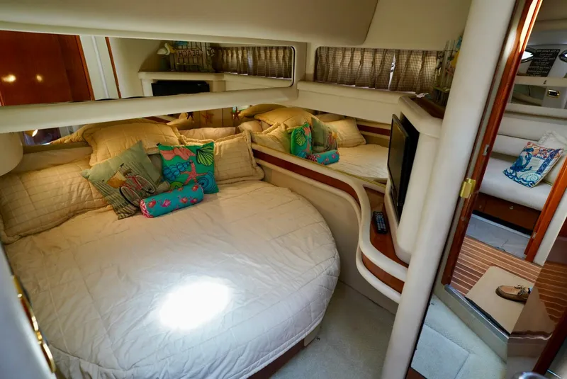 Slide: The Image of Sea Ray 480 Sedan Bridge 2002 - 65