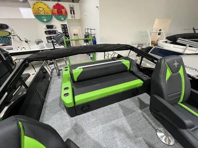 Slide: The Image of Berkshire 25 UL STS 3+ 2023 - 5