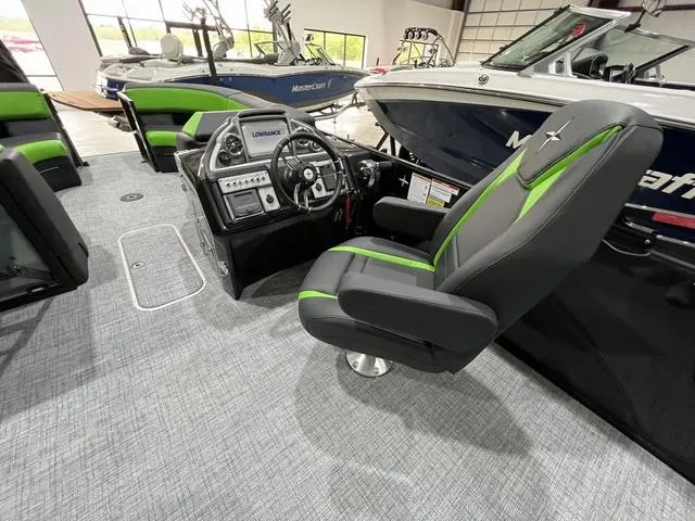 Slide: The Image of Berkshire 25 UL STS 3+ 2023 - 6