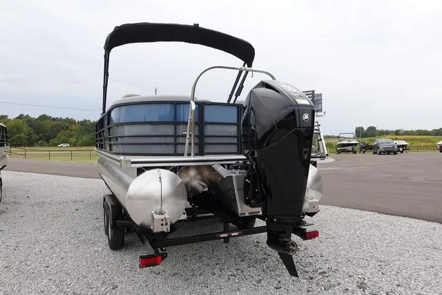 Slide: The Image of Berkshire 24RFX CTS 2.75 2024 - 14