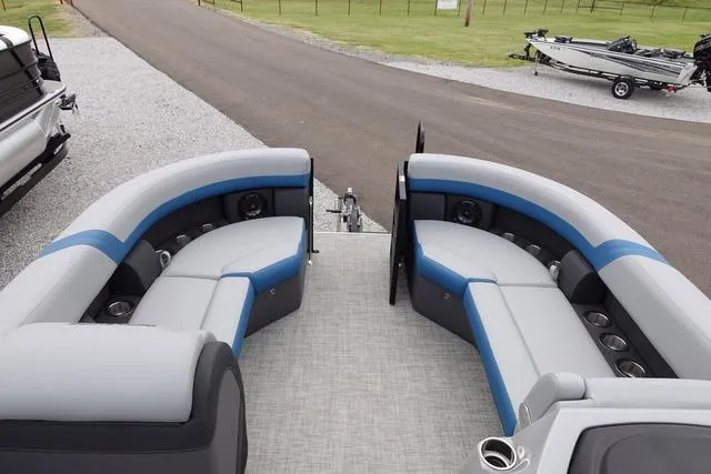 Slide: The Image of Berkshire 24RFX CTS 2.75 2024 - 8