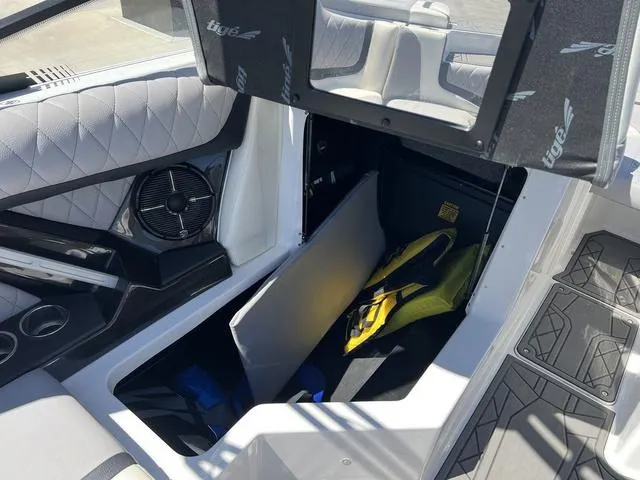 Slide: The Image of Tigé 21ZX 2020 - 15