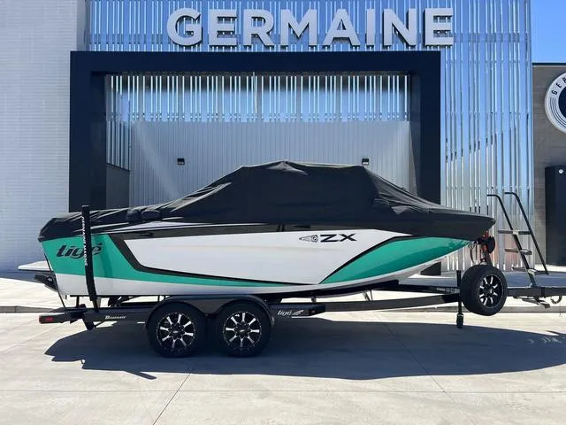 Slide: The Image of Tigé 21ZX 2020 - 18