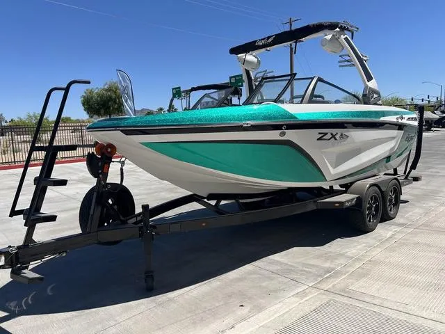 Slide: The Image of Tigé 21ZX 2020 - 7