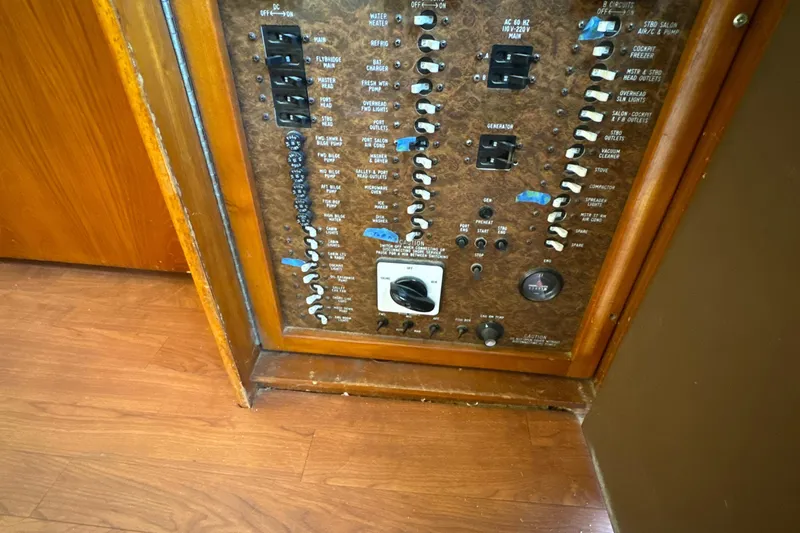 Slide: The Image of Ocean Yacht 55 Sportfish 1989 REV Yacht Sales Inc. - 15