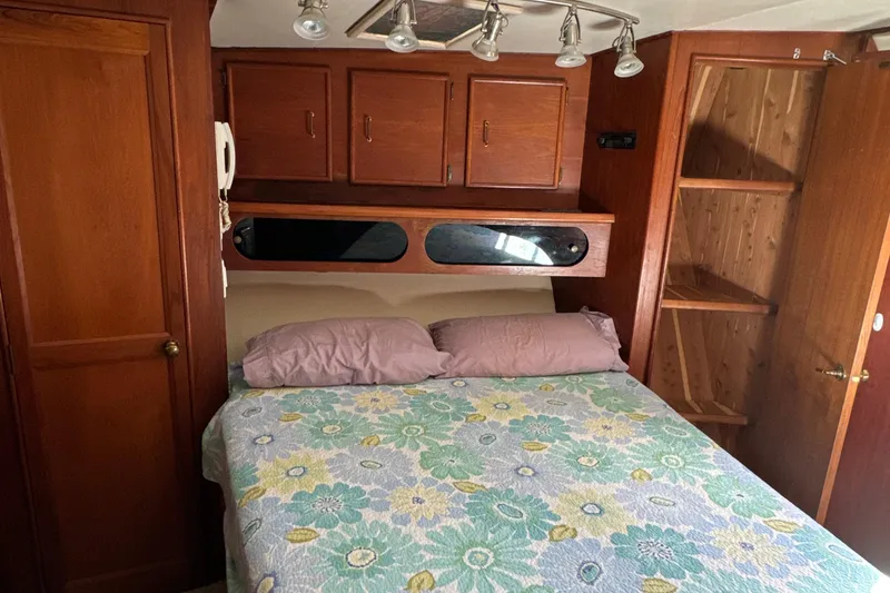 Slide: The Image of Ocean Yacht 55 Sportfish 1989 REV Yacht Sales Inc. - 27