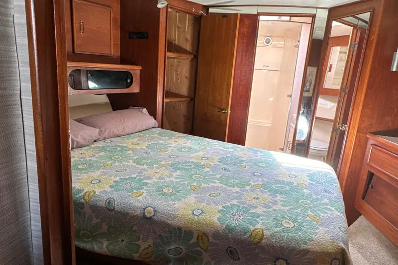 Slide: The Image of Ocean Yacht 55 Sportfish 1989 REV Yacht Sales Inc. - 28