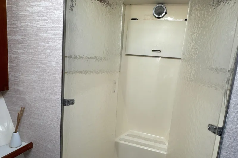 Slide: The Image of Ocean Yacht 55 Sportfish 1989 REV Yacht Sales Inc. - 26