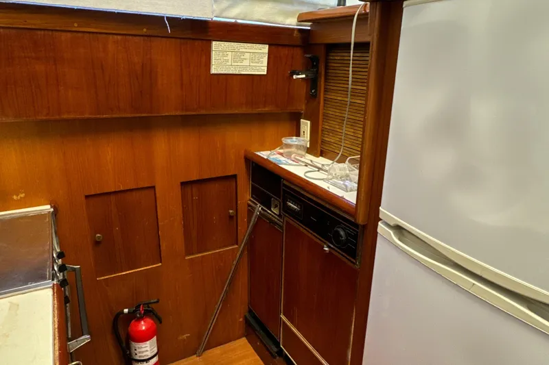 Slide: The Image of Ocean Yacht 55 Sportfish 1989 REV Yacht Sales Inc. - 34