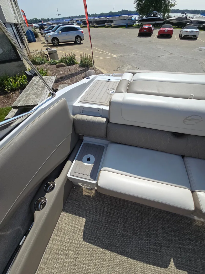 Slide: The Image of Crownline Boats 225SS 2017 - 22