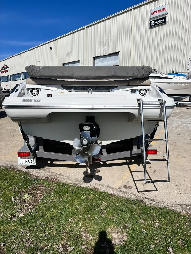 Slide: The Image of Crownline Boats 225SS 2017 - 32