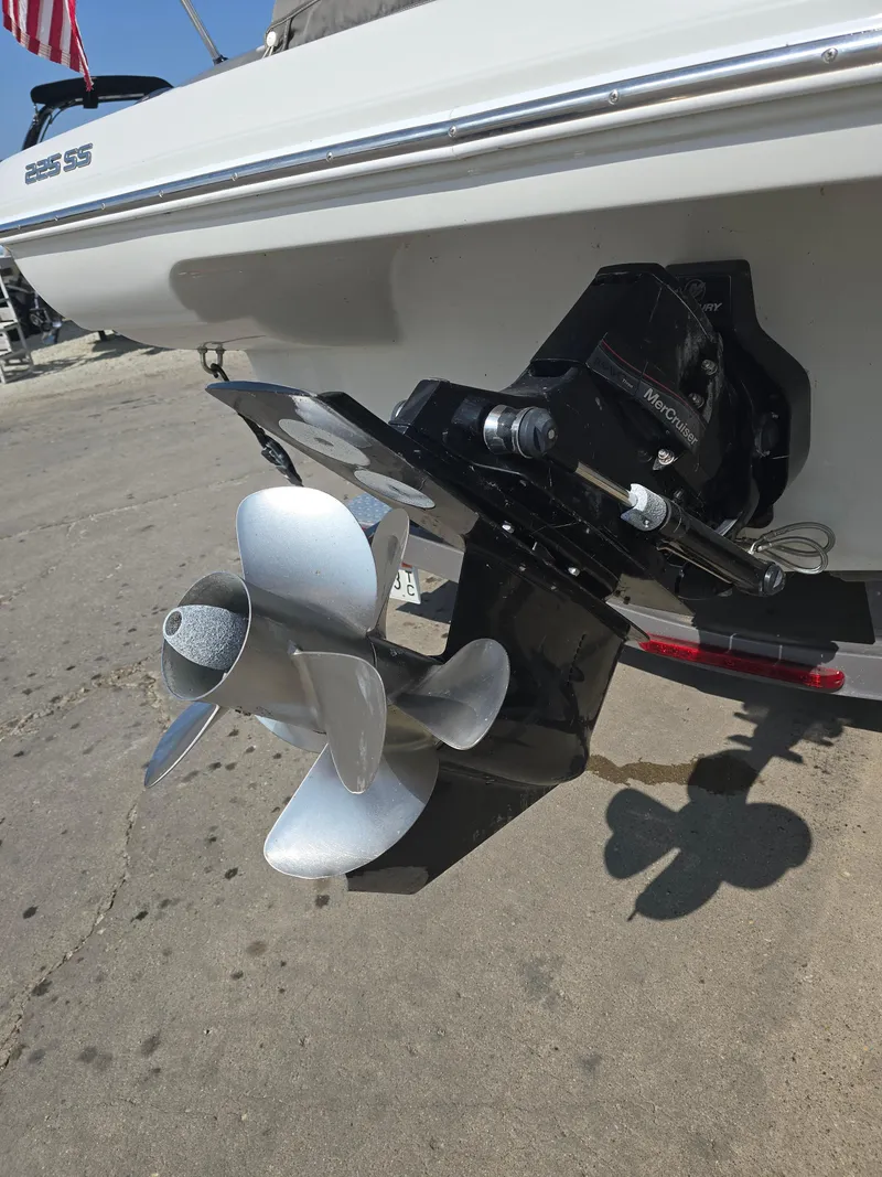 Slide: The Image of Crownline Boats 225SS 2017 - 34