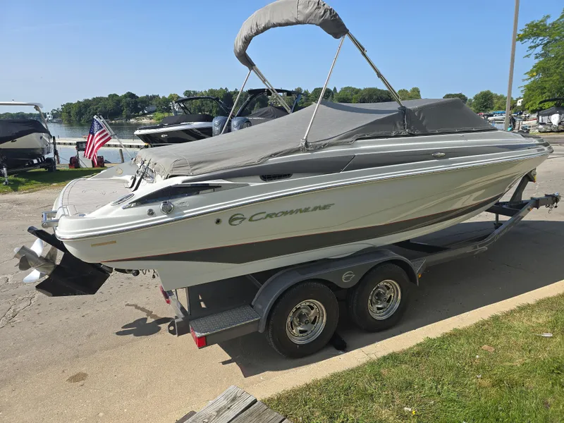 Slide: The Image of Crownline Boats 225SS 2017 - 39