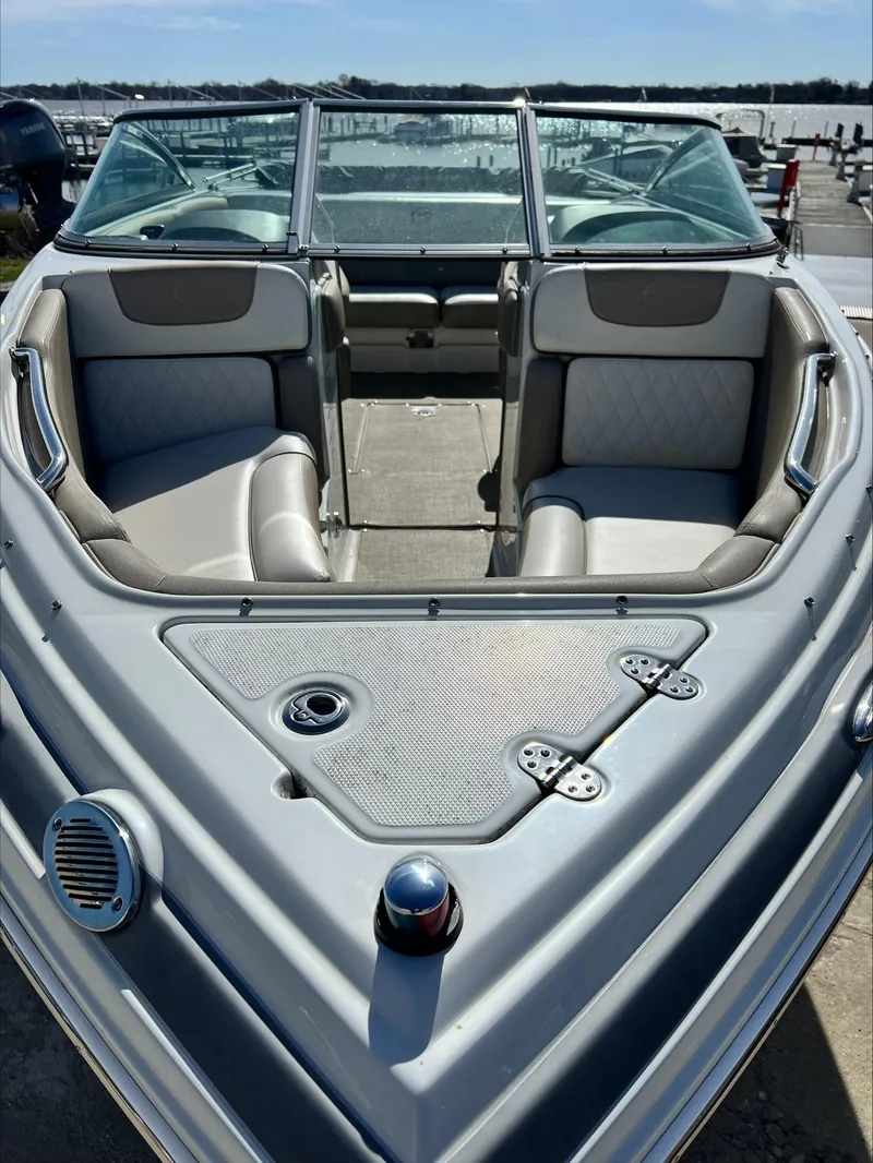 Slide: The Image of Crownline Boats 225SS 2017 - 4