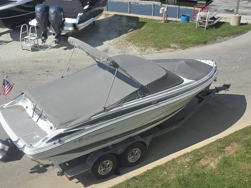 Slide: The Image of Crownline Boats 225SS 2017 - 41