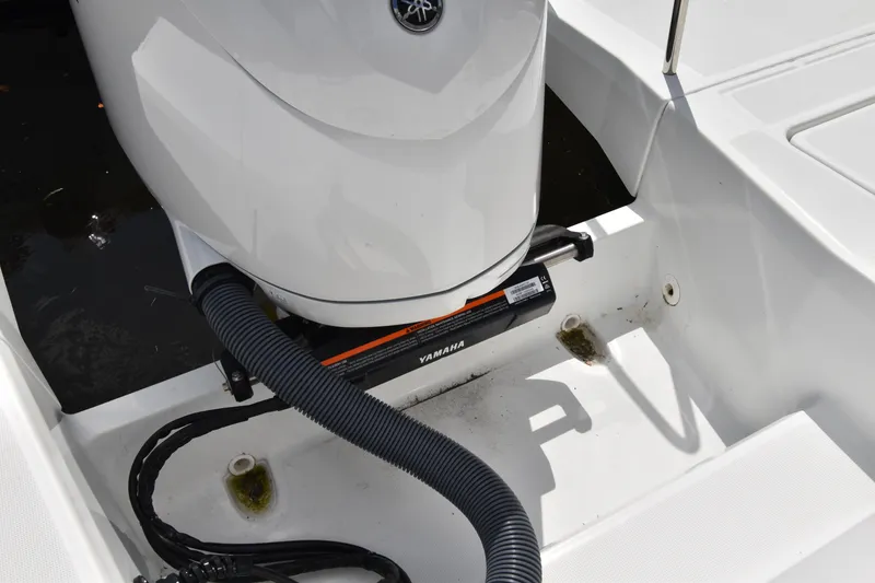 Slide: The Image of 2022 Jeanneau 7.5 Leader boat with Yamaha outboard motor. - 10