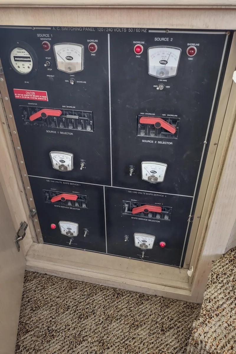 Slide: The Image of Hatteras 52 Cockpit Motor Yacht 1995 - 50