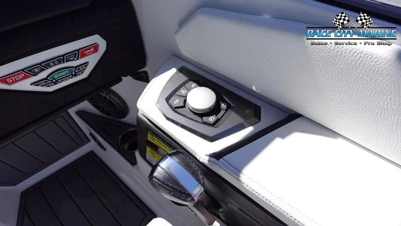 Slide: The Image of Nautique Super Air Nautique GS22 - 32