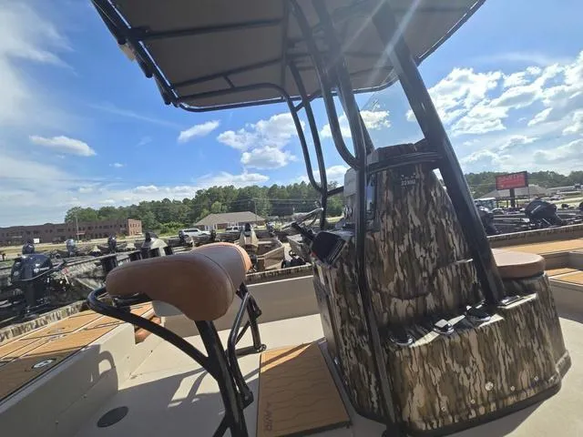 Slide: The Image of Avid 23 Mag 2025 - 5