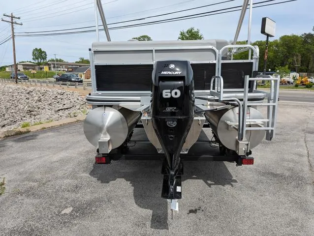 Slide: The Image of Lowe Ultra Cruise 180 2024 - 4