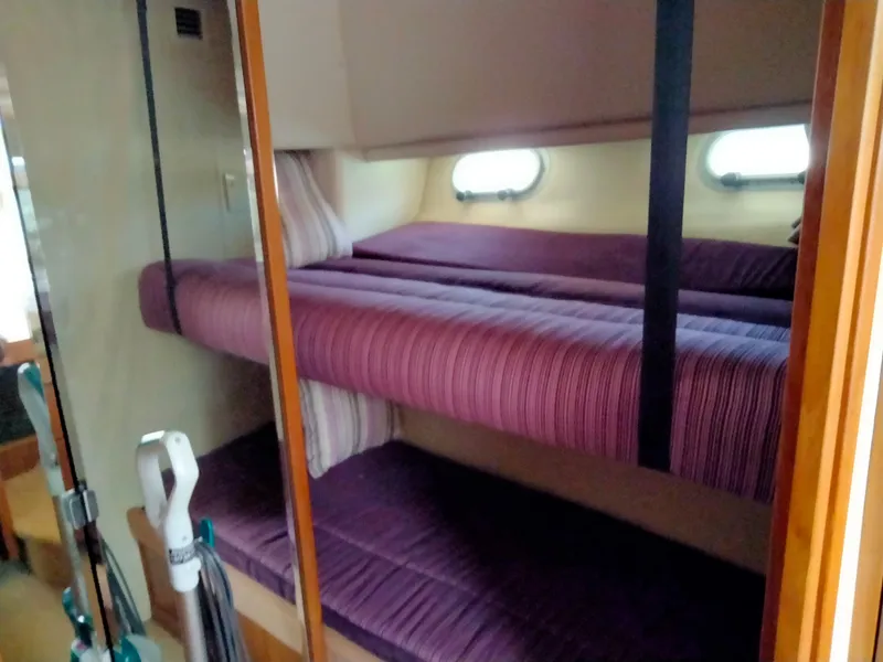 Slide: The Image of Bunk beds in 1998 Bayliner 4788 Motoryacht cabin. - 11