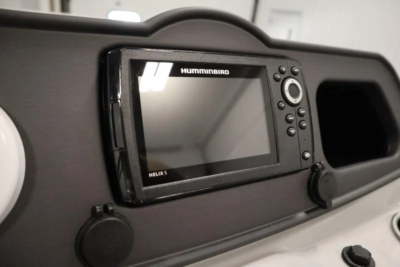 Slide: The Image of 2024 Bentley Pontoons 203 Bolt Tri-Toon dashboard with Humminbird Helix 5 fishfinder. - 22