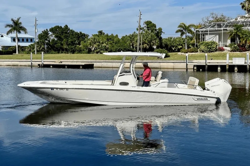 Slide: The Image of Boston Whaler 270 Dauntless 2021 - 1