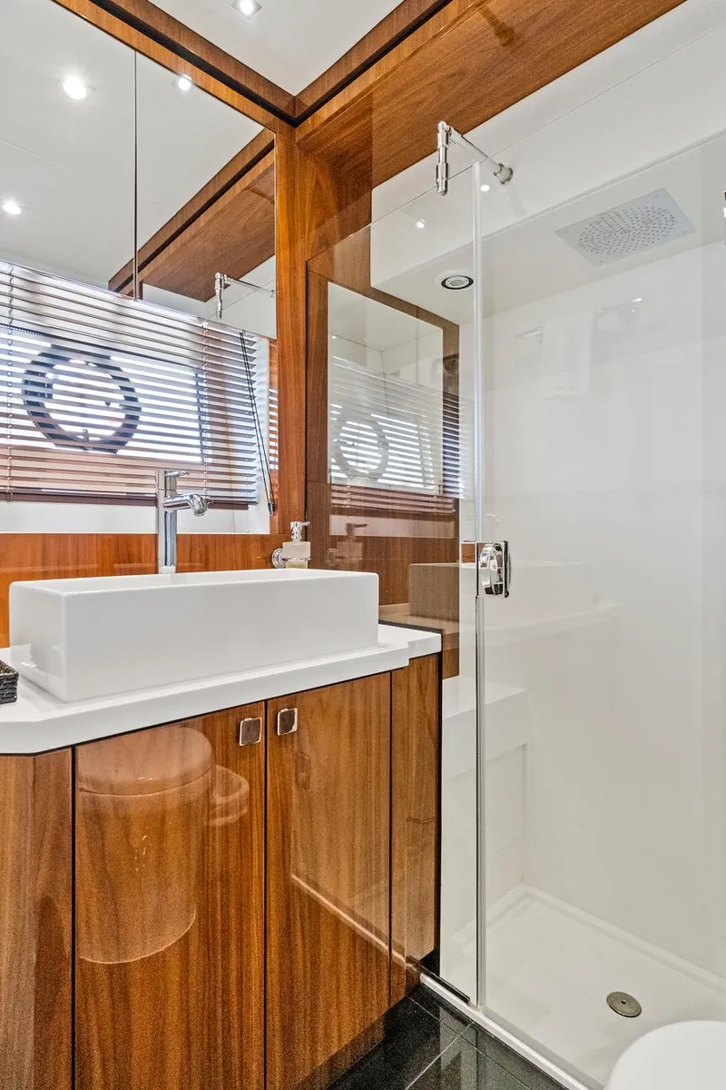 Slide: The Image of Sunseeker 68 Sport Yacht 2017 - 56