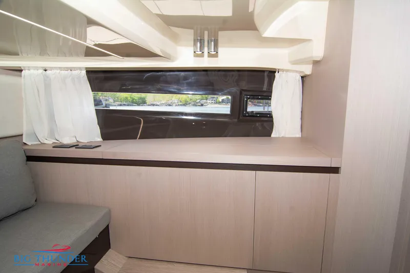 Slide: The Image of Invictus GT320S 2024 - 52