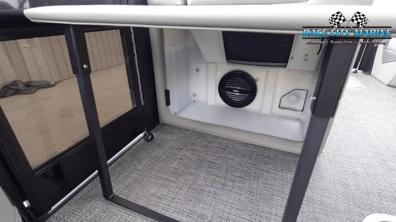 Slide: The Image of Barletta L23QCSS - 32