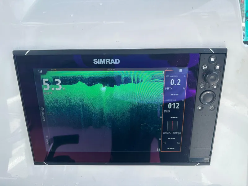Slide: The Image of Simrad fishfinder display on 2019 Cape Horn 22 OS boat. - 30