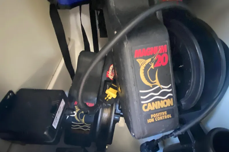 Slide: The Image of Cannon Magnum 20 fishing equipment on 1986 Luhrs Alura boat. - 19