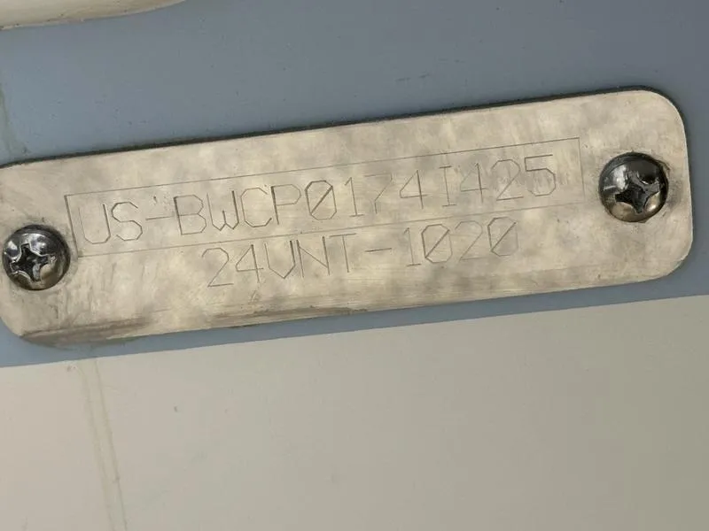 Slide: The Image of Hull identification number on 2024 Boston Whaler 240 Vantage boat. - 4