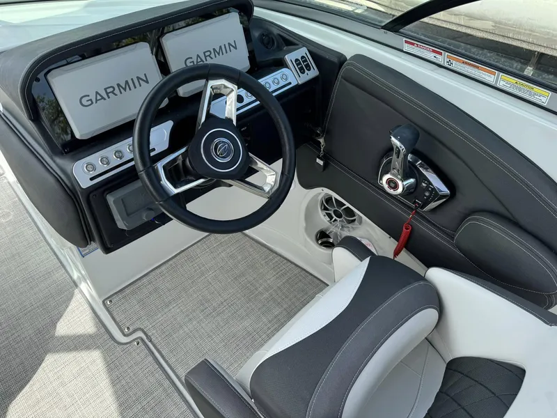 Slide: The Image of Crownline Boats 290 XSS 2024 - 11