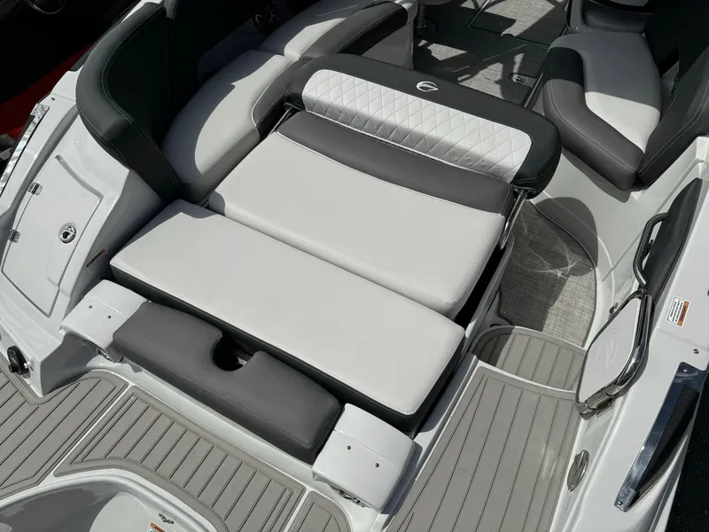 Slide: The Image of Crownline Boats 290 XSS 2024 - 14