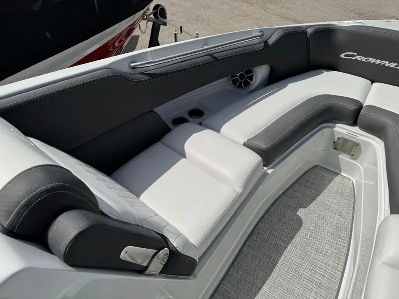 Slide: The Image of Crownline Boats 290 XSS 2024 - 4