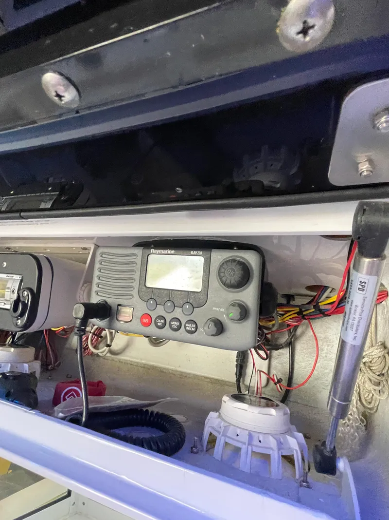 Slide: The Image of Raymarine Ray 215 VHF Radio - 27