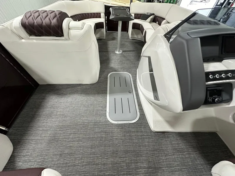 Slide: The Image of Bennington 23RX 2024 - 19