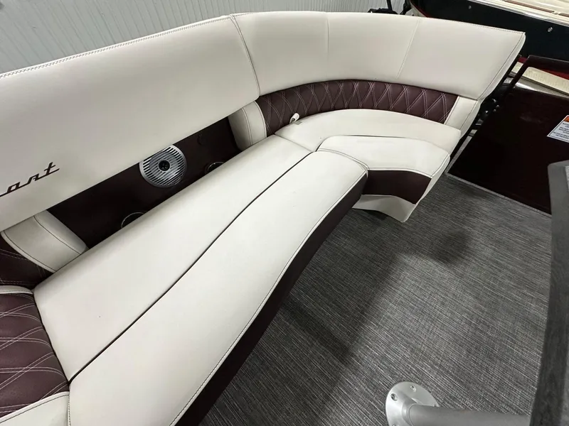 Slide: The Image of Bennington 23RX 2024 - 20