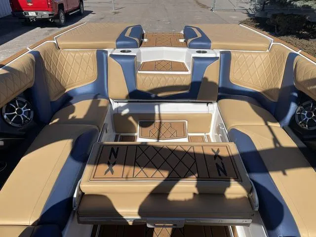 Slide: The Image of Tigé RZX5 2019 - 11