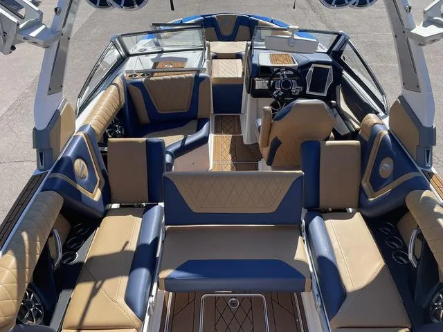 Slide: The Image of Tigé RZX5 2019 - 15